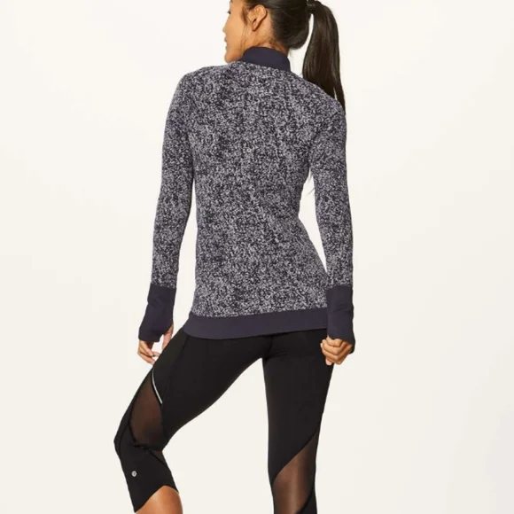 COPY - Lululemon Rest Less 1/2 Zip
in Black / White size 6 - Picture 4 of 8